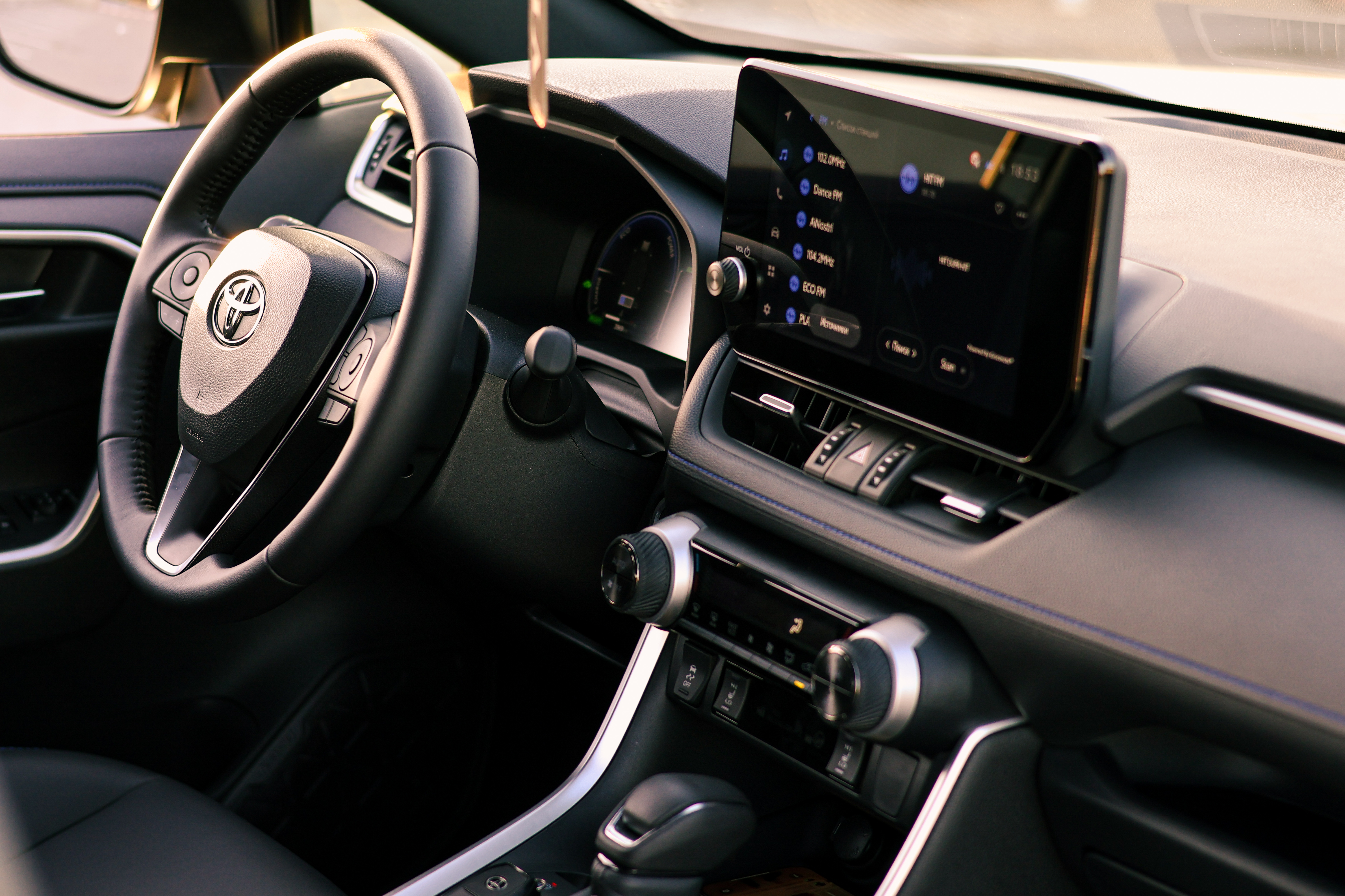 Toyota RAV4 2025 - Imagine 5